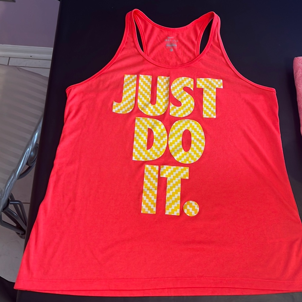 Women’s Nike razorback tank top